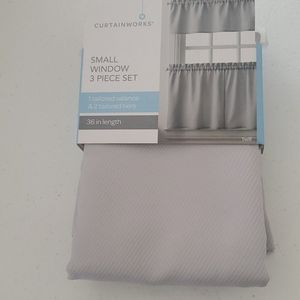 CURTAIN WORKS Small Window 3 Piece Set Gray